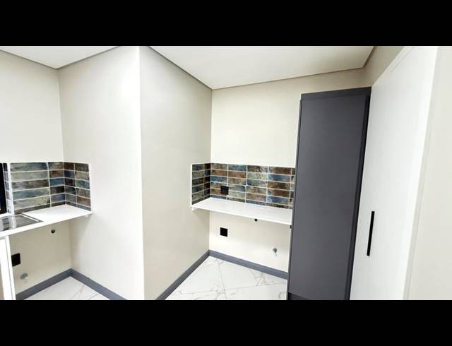 5 BEDROOM HOUSE FOR SALE IN FOUNTAINBROOK ESTATE